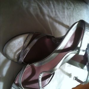 Sold 💕👍Silver sandals