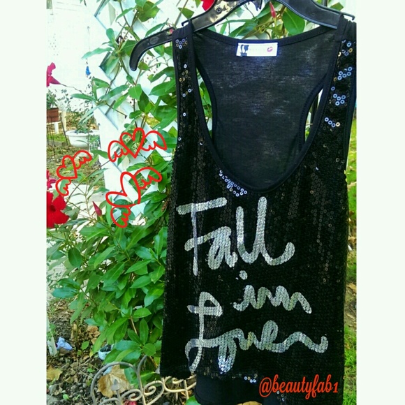 ✨Body Central Front Sequence Black Top✨