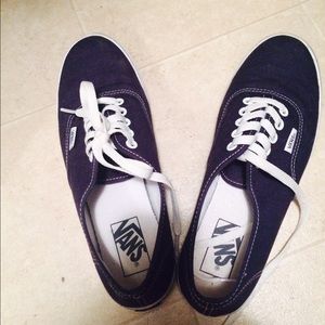 Navy blue vans sizes: men's 7 women's 8.5