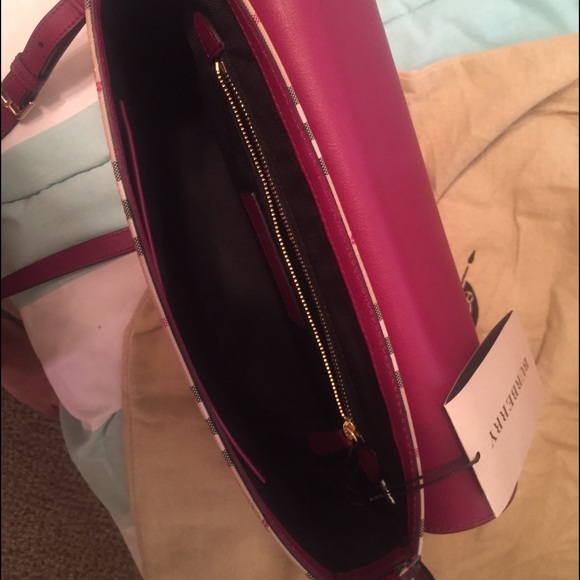 New Burberry Bag 💕 - Picture 3 of 3