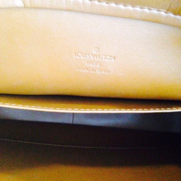 Lost!! - Picture 3 of 4