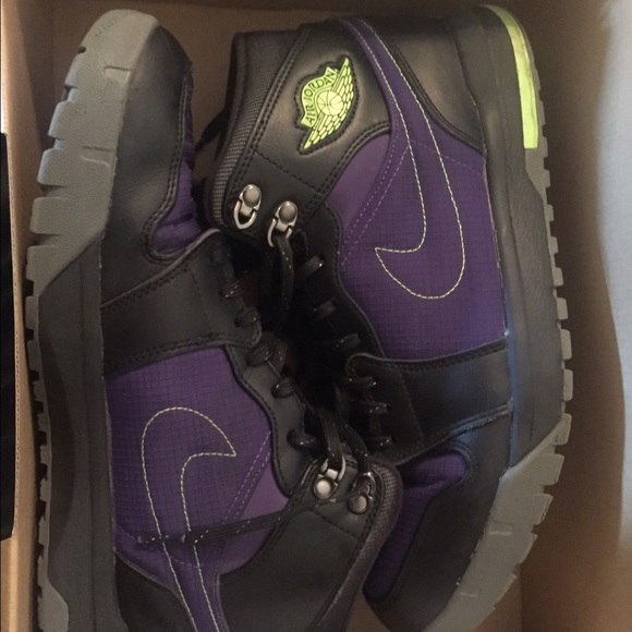 AJ1 Air Jordan 1 Trek  mens 11.5