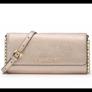 SOLD❌ Michael kors gold wallet 💖