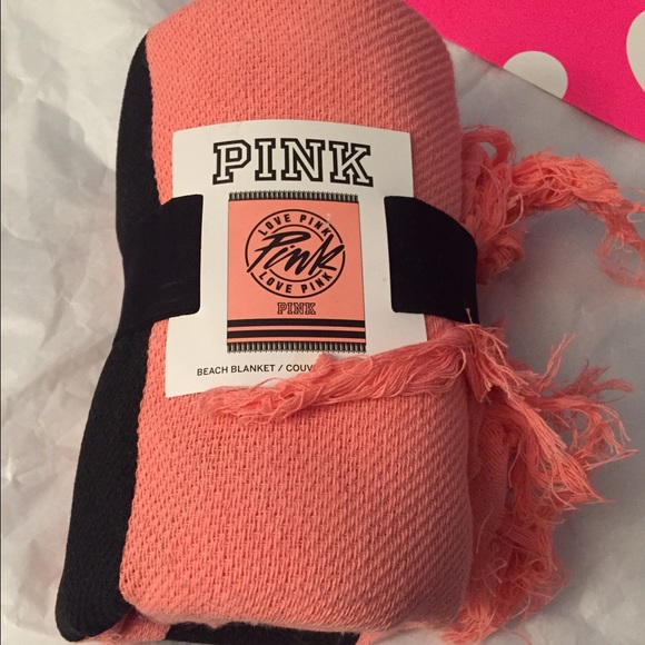 PINK Victoria's Secret Accessories - VS Pink Coral Beach Blanket 💕