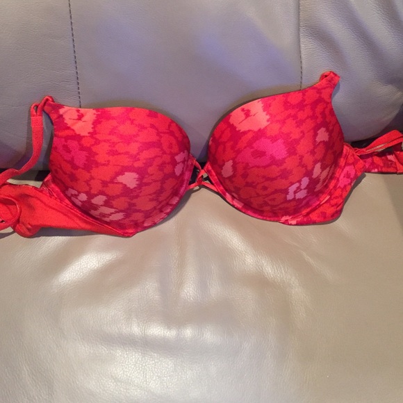 Victoria's Secret bombshell push up