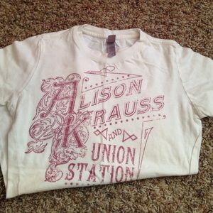 Very cute T-shirt for sale!!