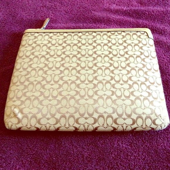 iPad Coach Holder