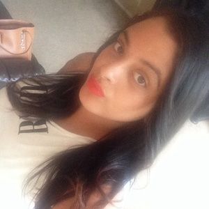 Meet your Posher, Jasmin