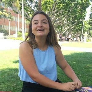 Meet your Posher, Stephany