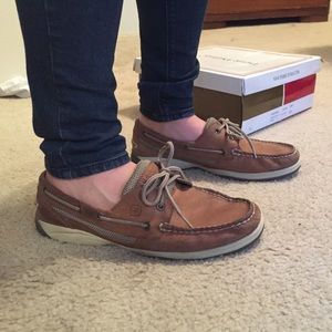 Sperry Topsider boat shoes size 9.5