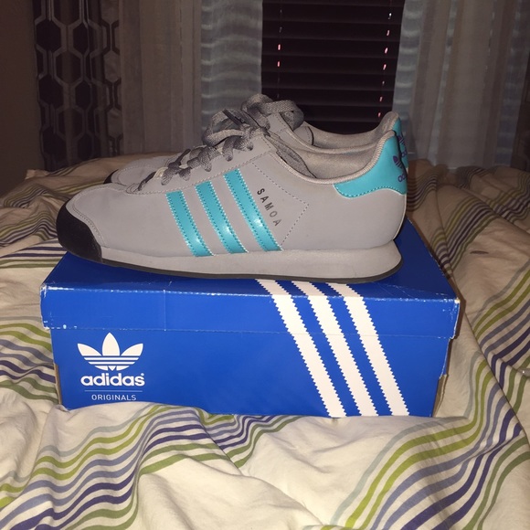 Adidas Samoa's size 8