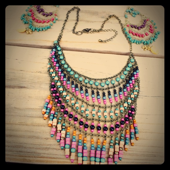 DRAPED NECKLACE AND CHANDELIER EARRINGS