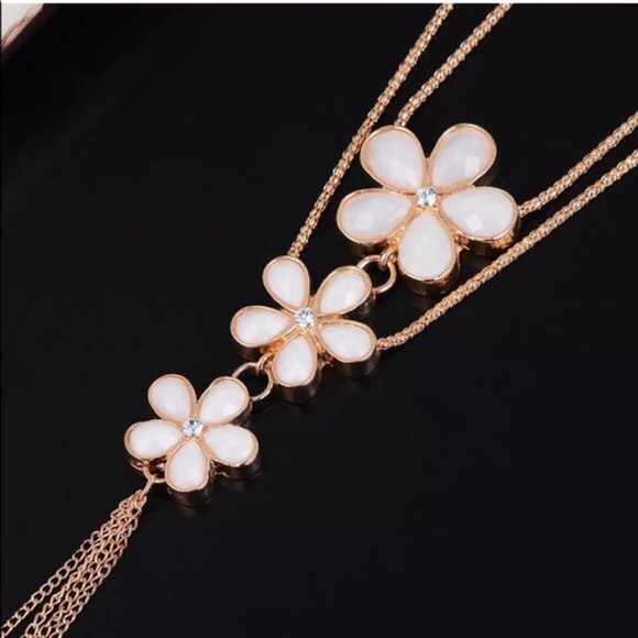 Statement necklace 🌴 Last One 🌴 - Picture 2 of 3