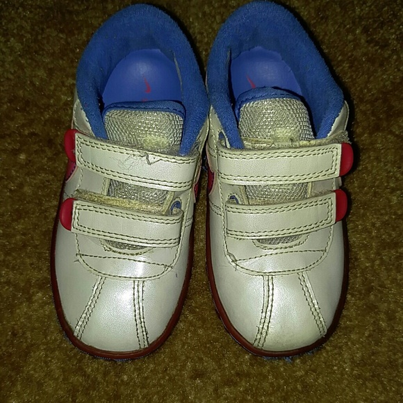 Toddler nike shoe