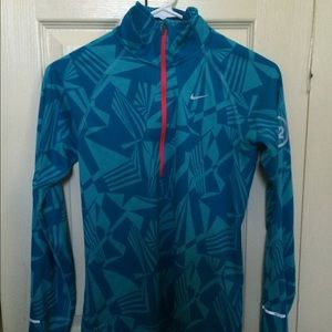Nike Women's Running Top sz Small