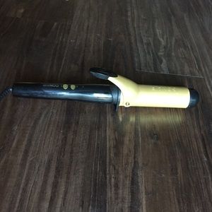 Conair curling iron