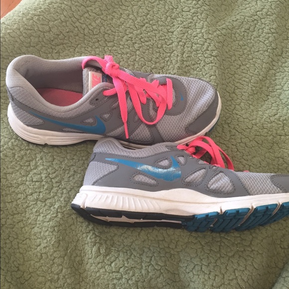 Nike tennis shoes