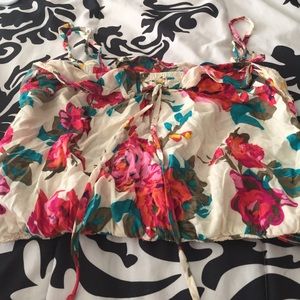 Tie up flower print crop top