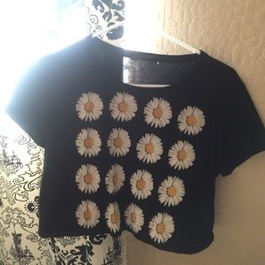 urban outfitters daisy crop top