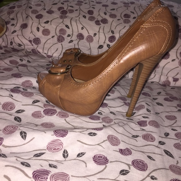 Heels - Picture 2 of 4