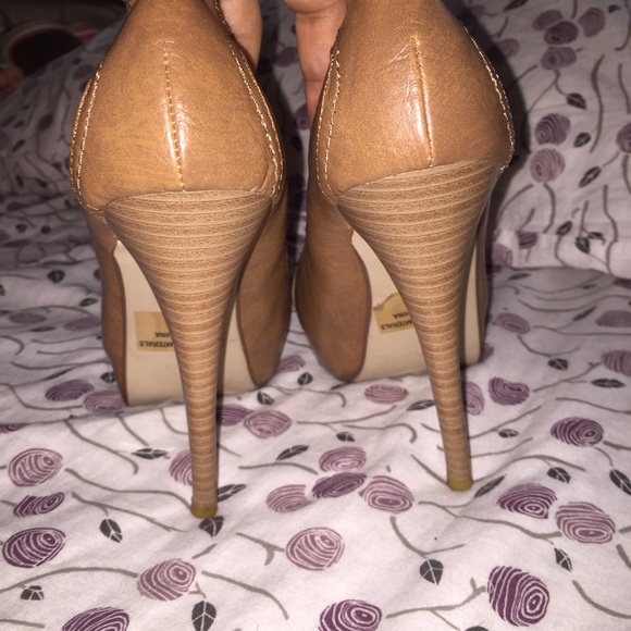 Heels - Picture 3 of 4
