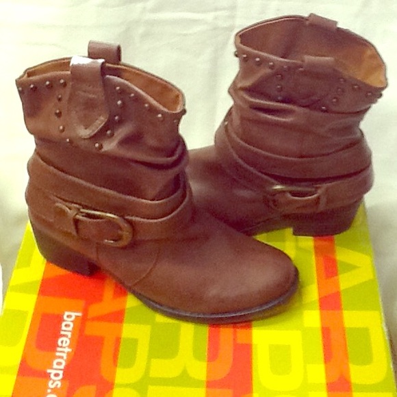 Baretraps Sz 6 Classic Brown Stud Accent Boots