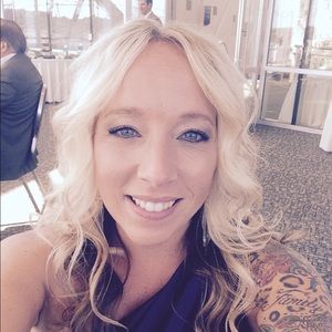 Meet your Posher, Becky