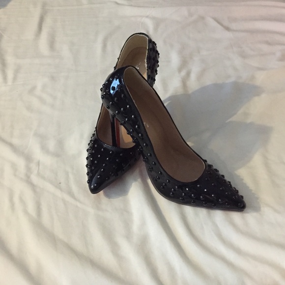 🚫SOLD🚫Black Patent Studded Red Bottom heels - Picture 2 of 4