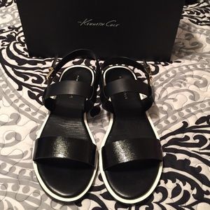 Kenneth Cole Nadia Black Flat Sandal