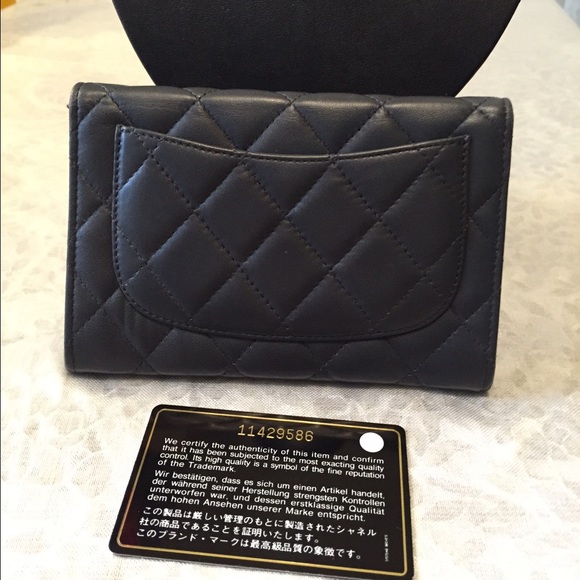 ββSOLDββ Classic Grey Chanel Wallet - Picture 2 of 4