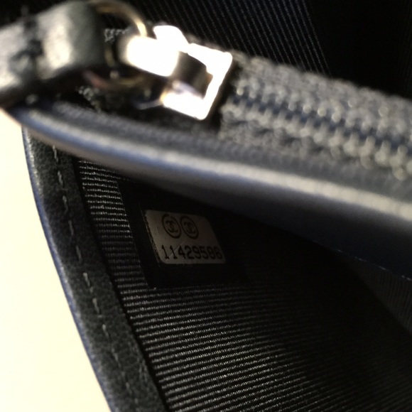 ββSOLDββ Classic Grey Chanel Wallet - Picture 4 of 4