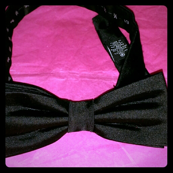 Bow tie