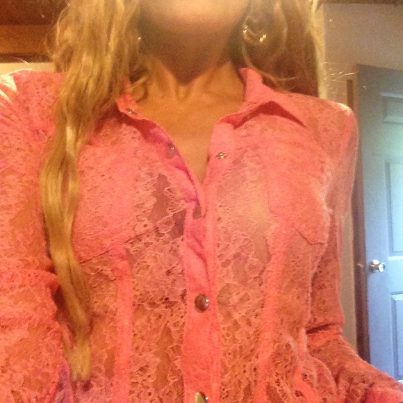 Pink lace button up - Picture 3 of 3
