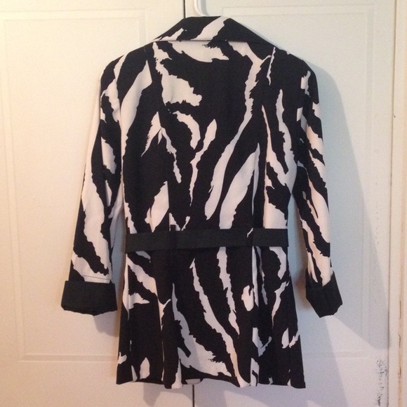2 for $20 🛍  Like New Animal Zebra Black Coat - Picture 2 of 4