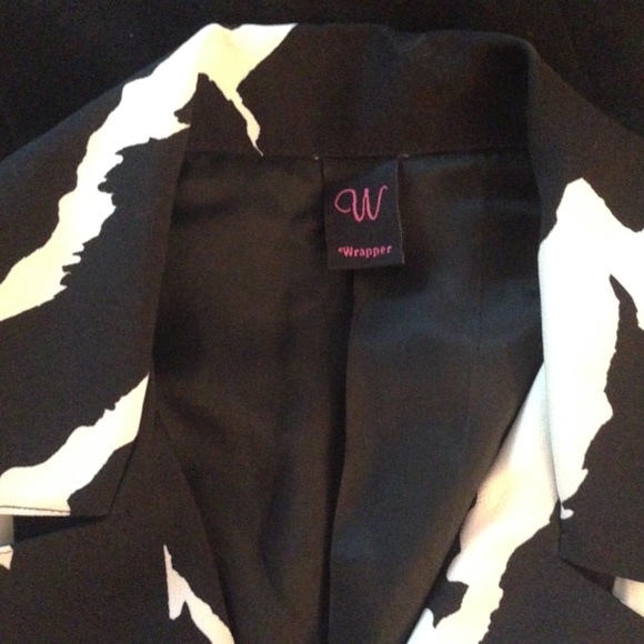 2 for $20 🛍  Like New Animal Zebra Black Coat - Picture 4 of 4