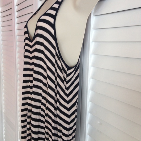 SOLD🎉🎉🎉Race back dress/top - Picture 3 of 4