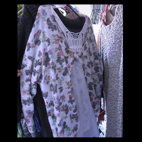 Flowy floral sheer back crochet top!