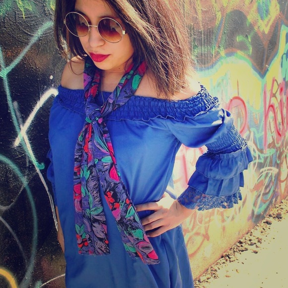 Off the shoulder dress & scarf combo!