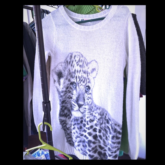 H&M adorable cat sweater /blue eyed leopard - Picture 1 of 1
