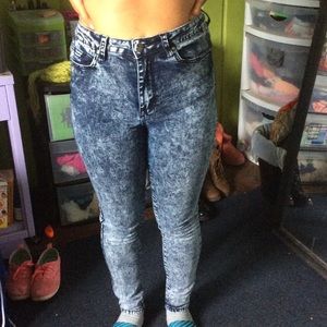 High waisted jeans