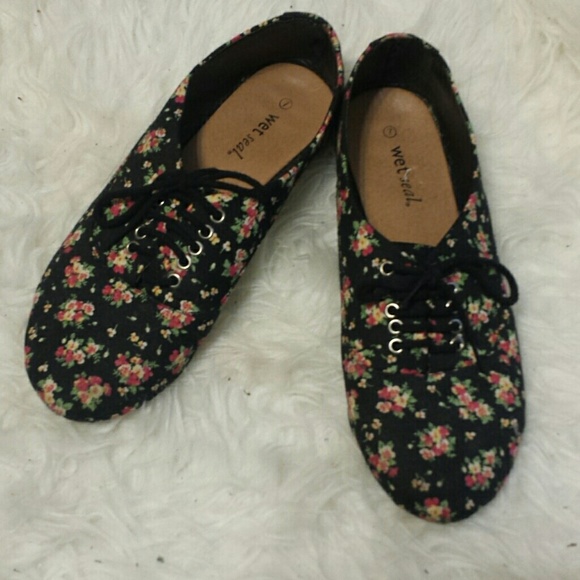 Floral Flat Oxford Style Shoes