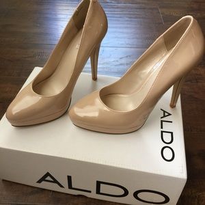 Aldo Nude Pantent Platform Pump Heels