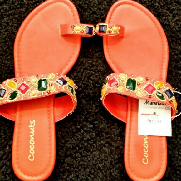 ?? salmon color unique sandals with Stone's design