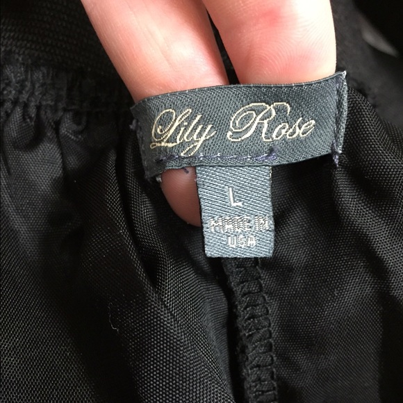 Black lace skirt - Picture 3 of 3