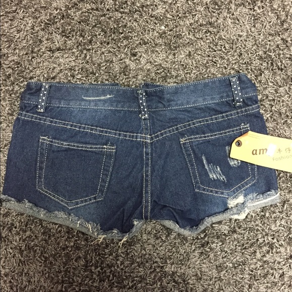 BRAND NEW SHORTS! - Picture 2 of 3