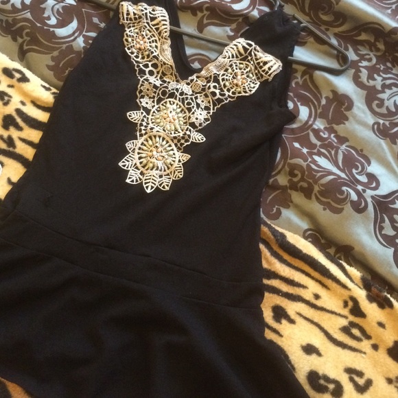 Top - Picture 2 of 3