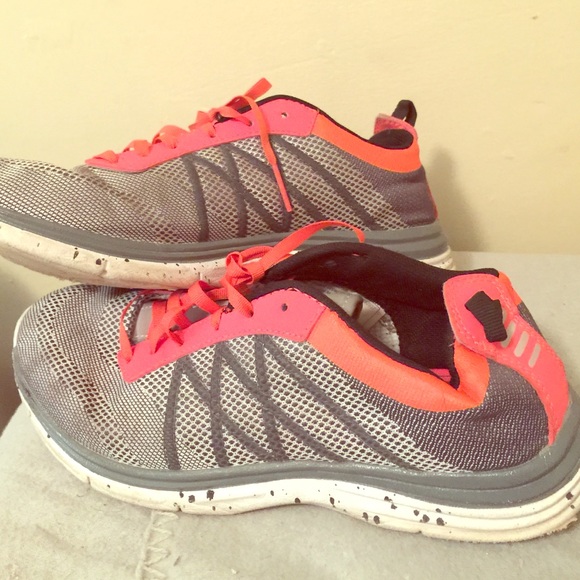 Splashes at the bottom are made like that - Picture 1 of 1