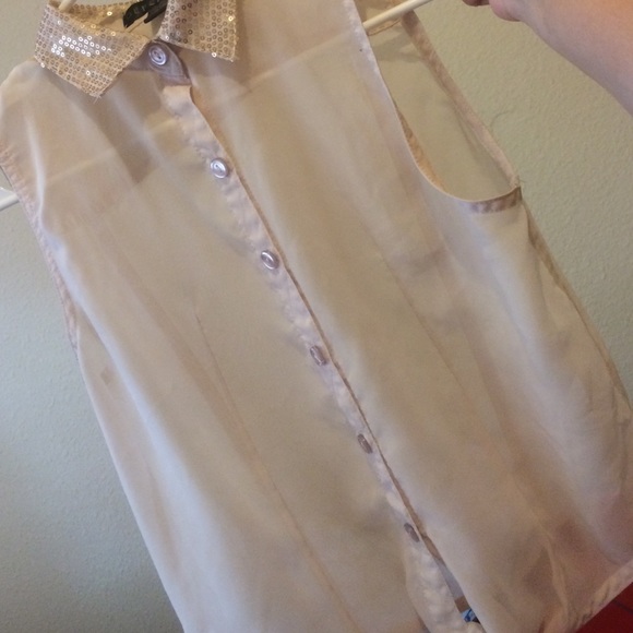 Top - Picture 2 of 3