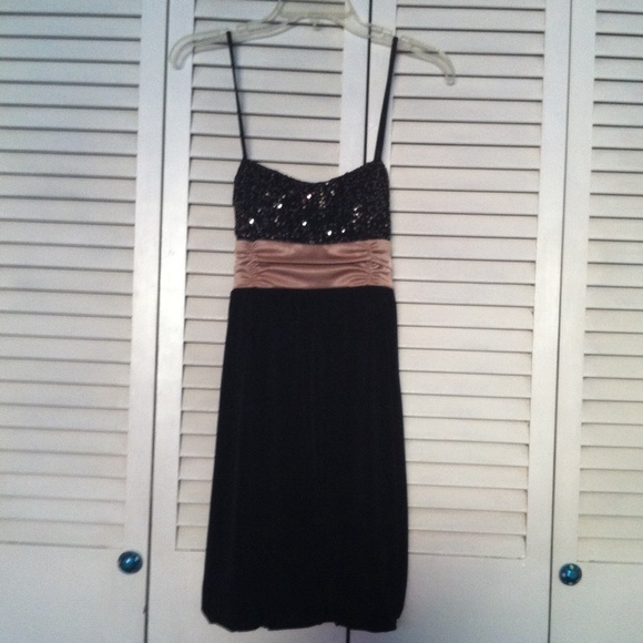 Black and Gold Semi-Formal homecoming Dress
