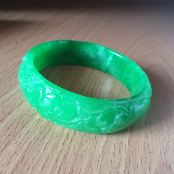 Real Jade Bangle - Picture 1 of 2